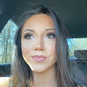 Meet your Posher, Skylar